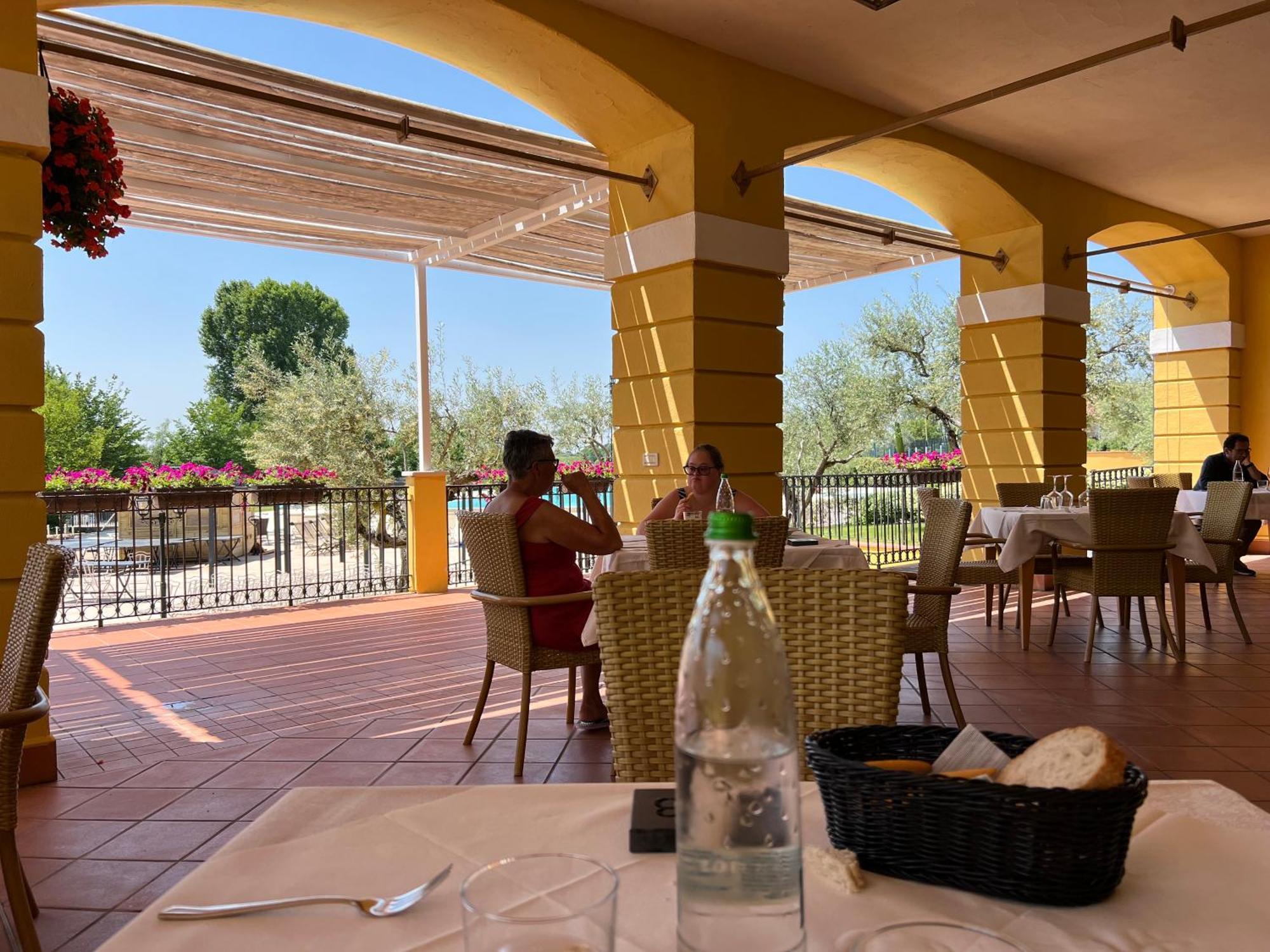 Garda Resort Village ペスキエーラ・デル・ガルダ エクステリア 写真