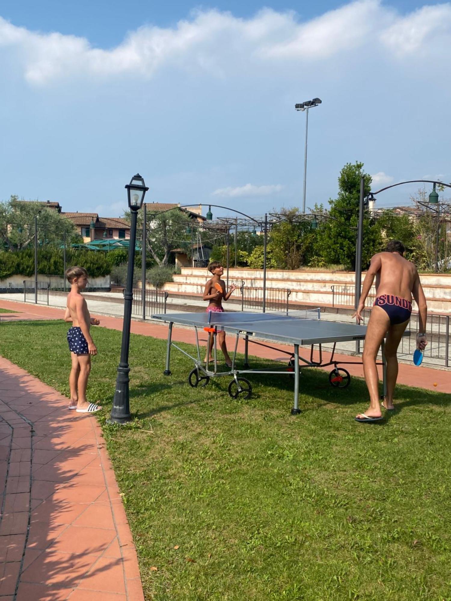 Garda Resort Village ペスキエーラ・デル・ガルダ エクステリア 写真