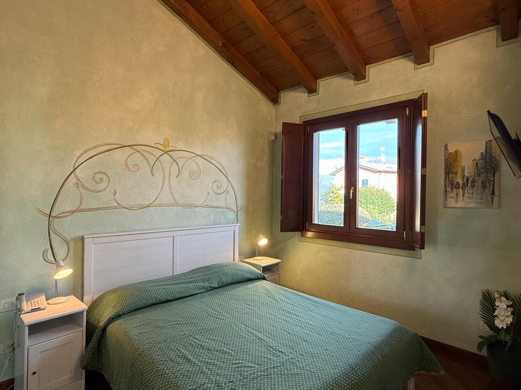 Garda Resort Village ペスキエーラ・デル・ガルダ エクステリア 写真